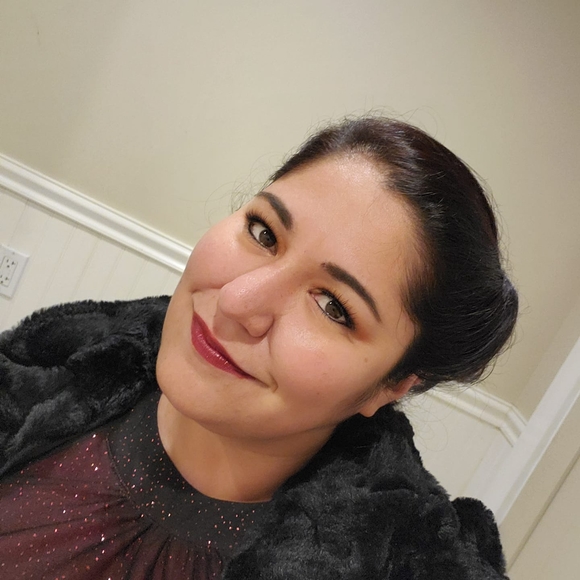 Meet your Posher, Lori - Picture 1 of 1